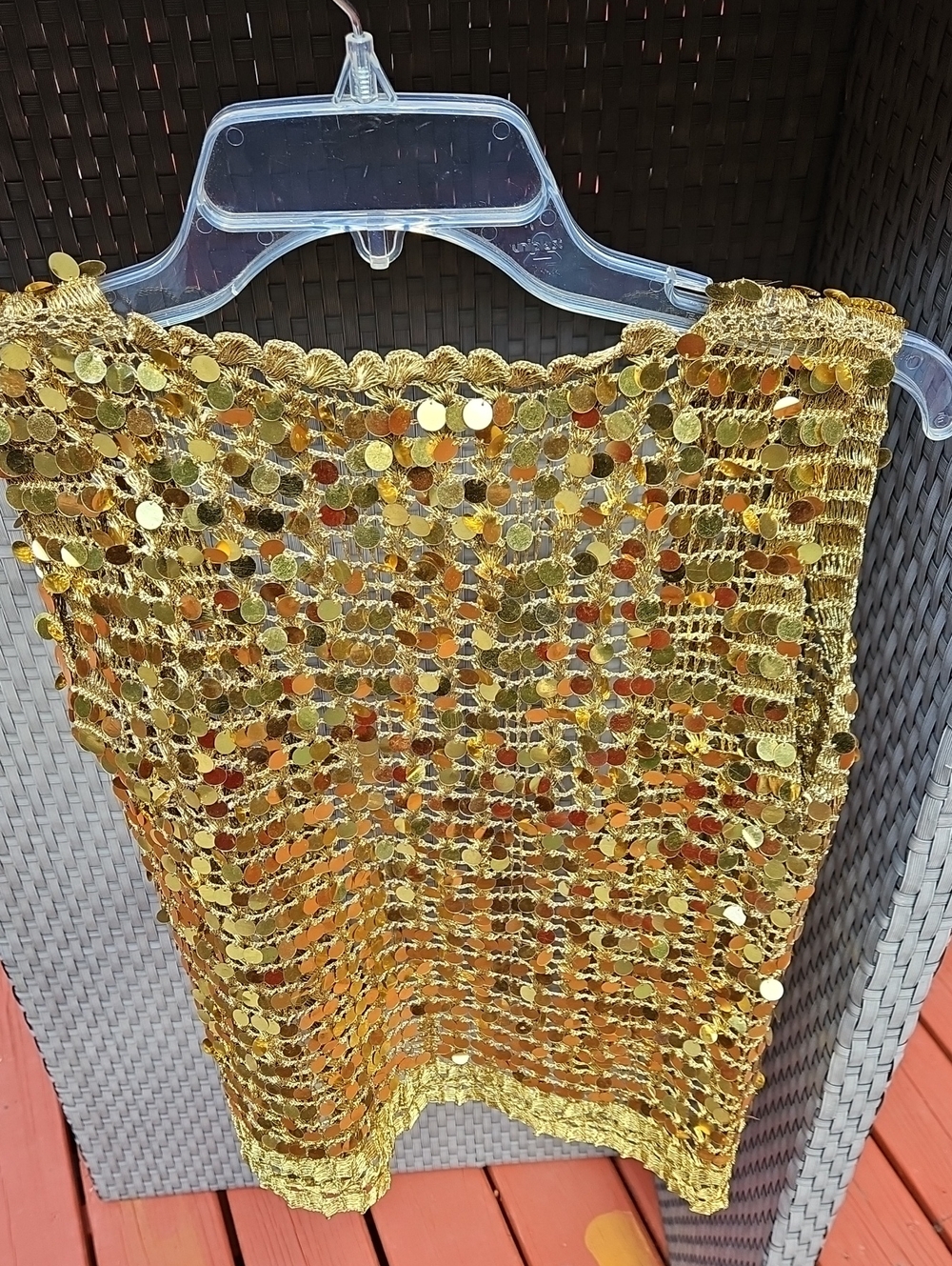 Vintage Women's Gold Sequin Crochet Vest - Shimmering Open-Knit Layer - Picture 7 of 17